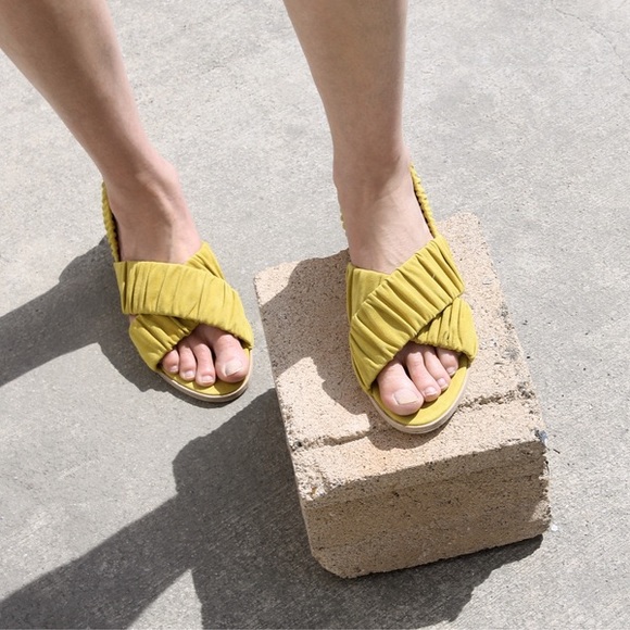 LD TUTTLE THE CANDLE - SULPHUR - Picture 3 of 15